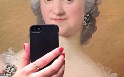 Do selfies make you look older?